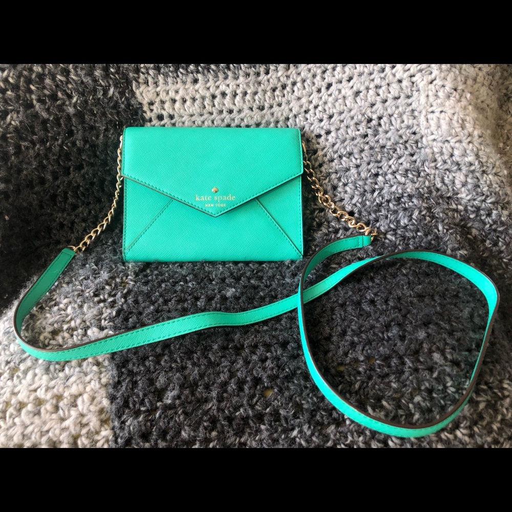 Kate Spade - Crossbody with snap closure